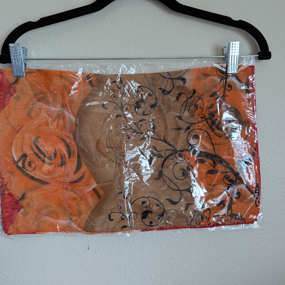 NIP Stunning Coral and Beige Patterned Scarf